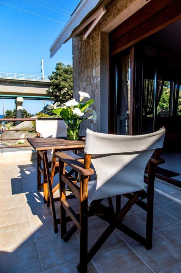 Canal Luxury Apartments Nea Poteidaia Exterior photo