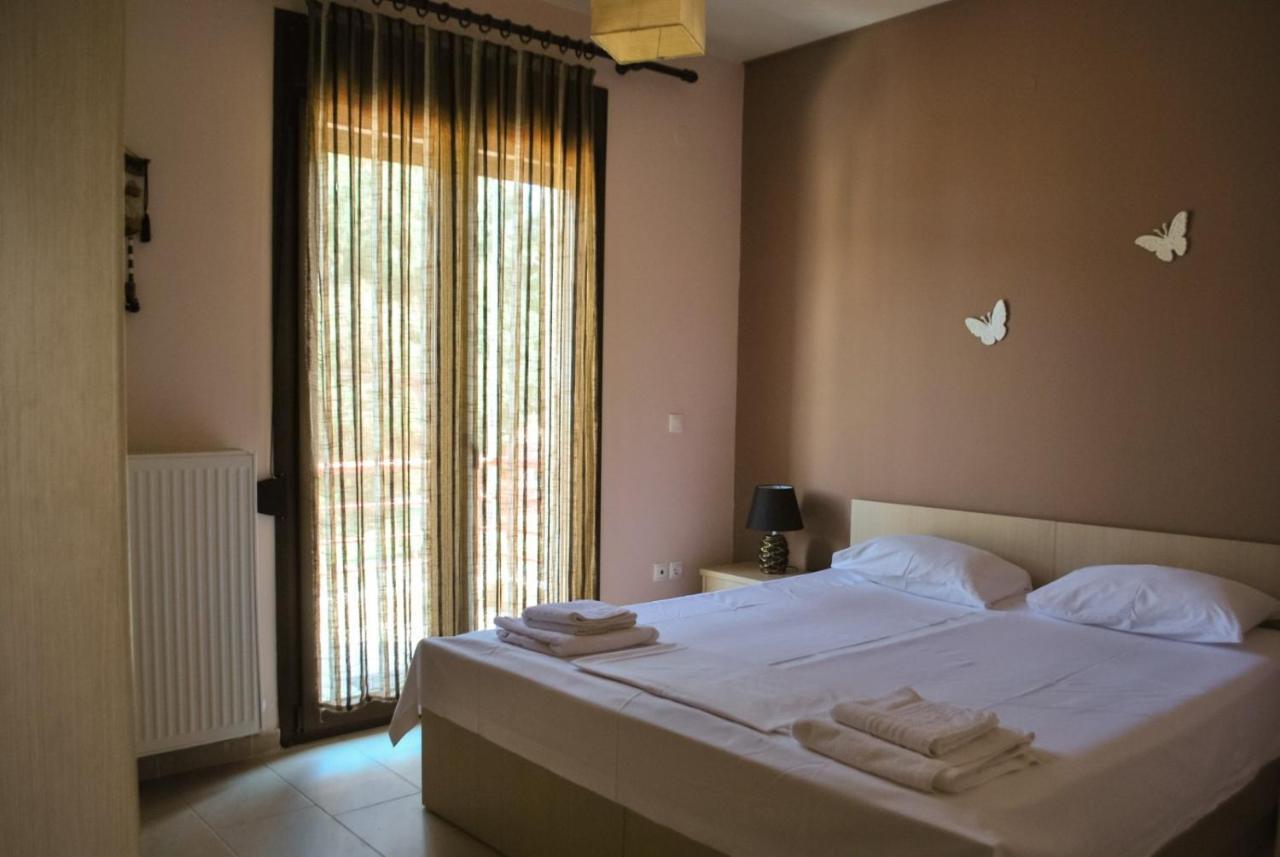 Canal Luxury Apartments Nea Poteidaia Exterior photo