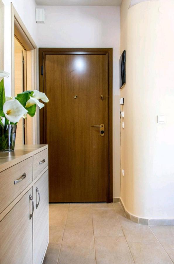 Canal Luxury Apartments Nea Poteidaia Exterior photo