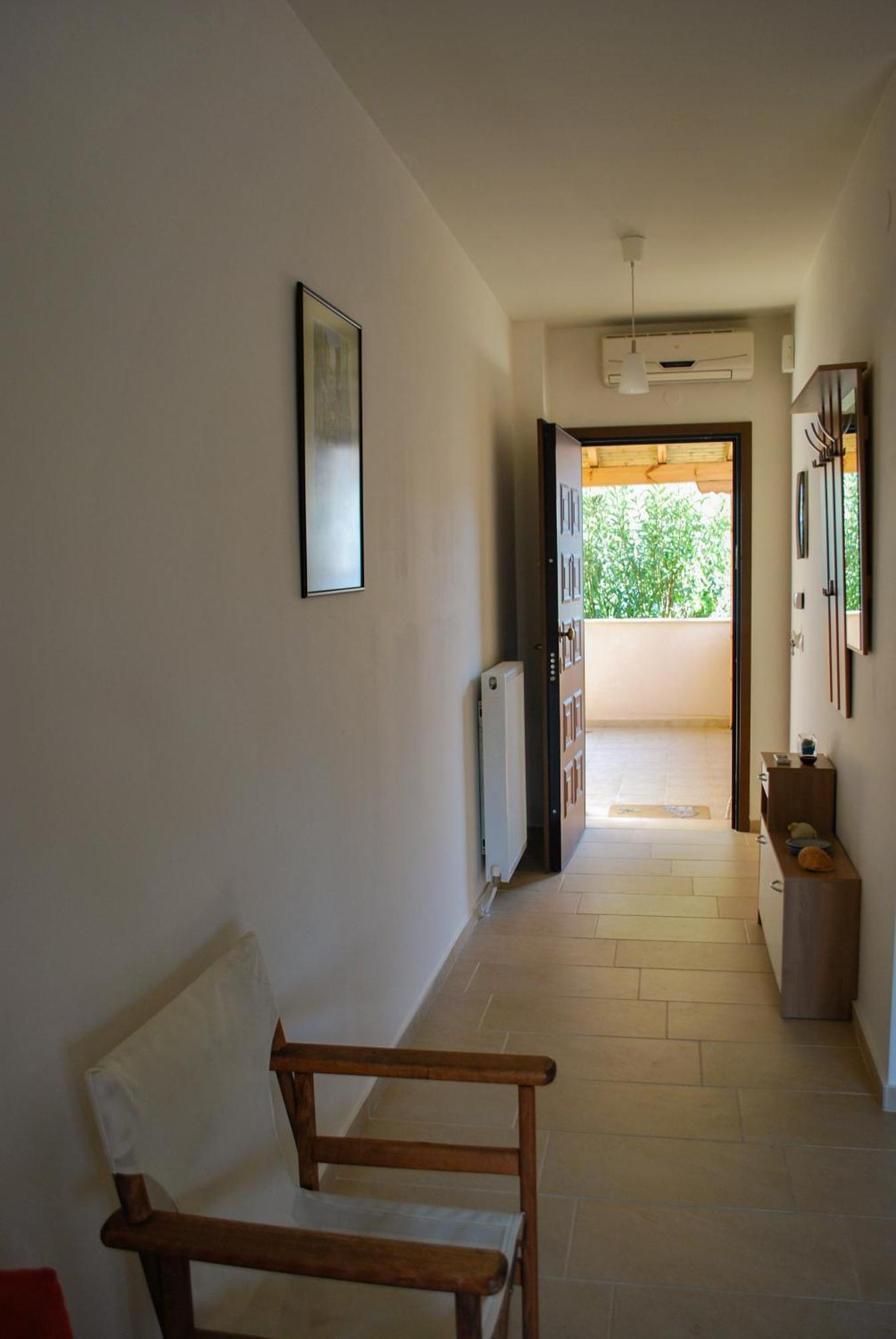Canal Luxury Apartments Nea Poteidaia Exterior photo
