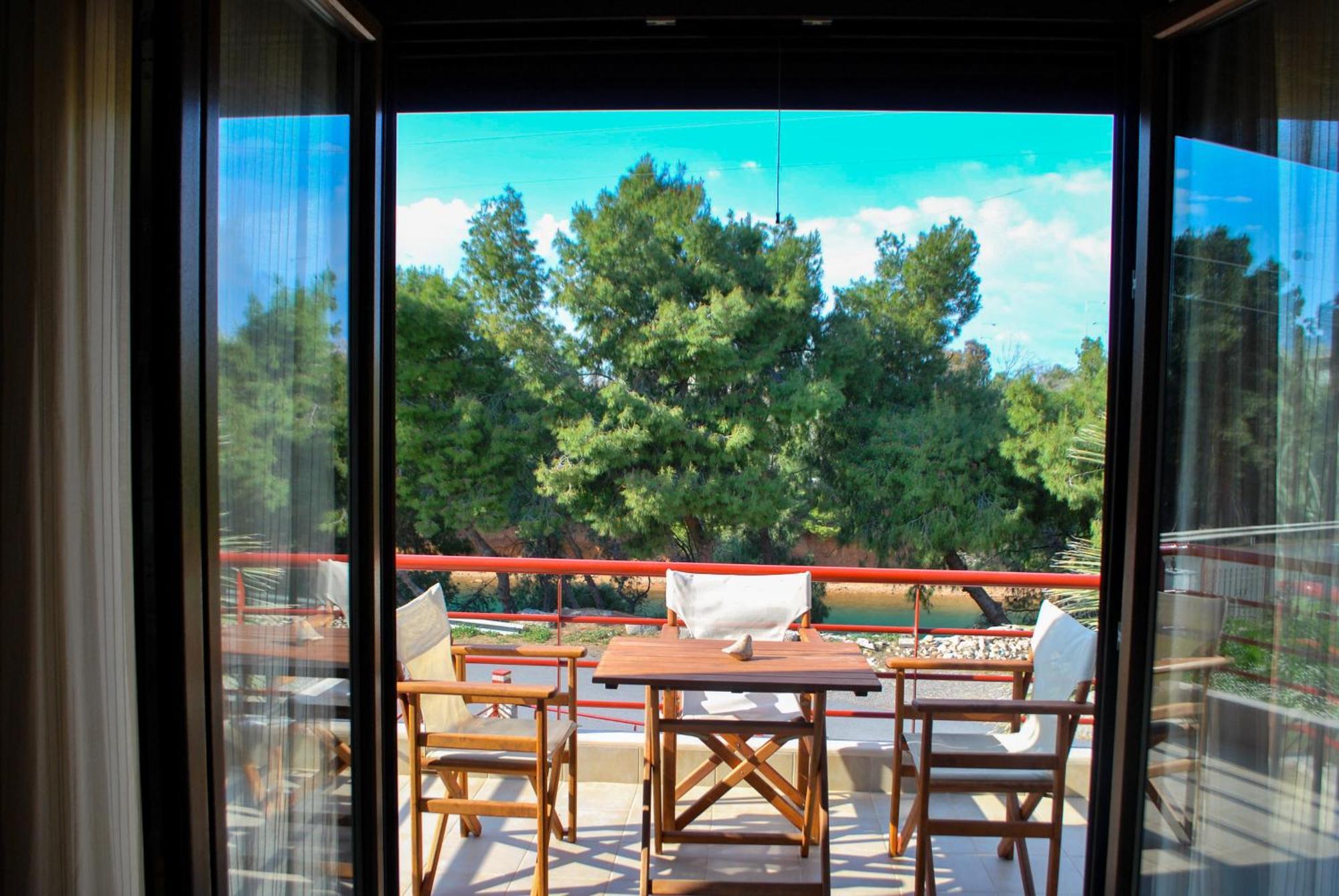 Canal Luxury Apartments Nea Poteidaia Exterior photo